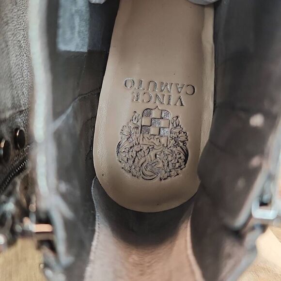 Vince Camuto Catile Pewter Gunmetal Leather Side Zip Ankle Booties Size 8 M - Picture 10 of 13